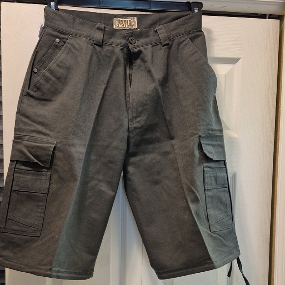 Men's Gray Cargo Shorts - Picture 1 of 1